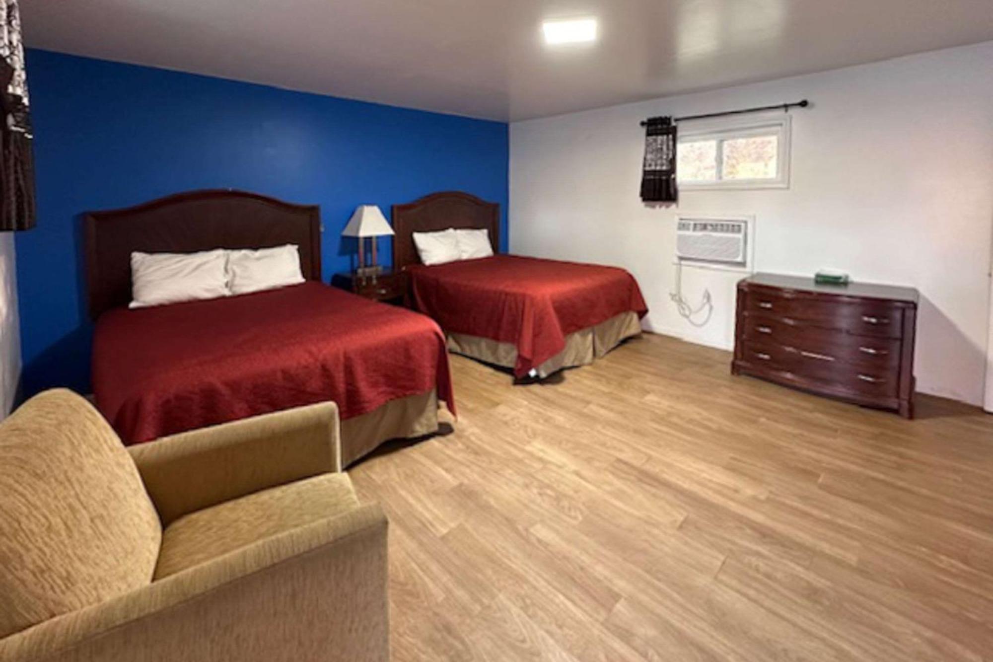 Rodeway Inn Flora Zewnętrze zdjęcie
